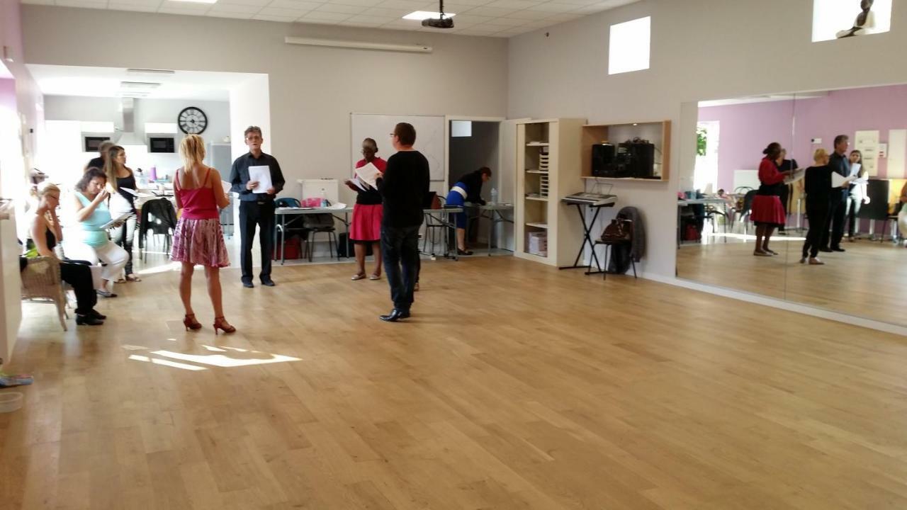 Au Petivall Studio Achicourt Екстериор снимка